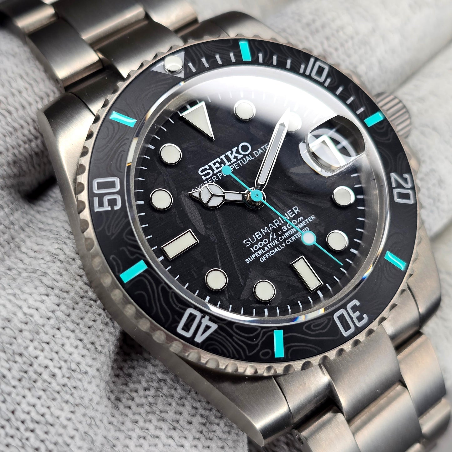 Custom Watch CW329 Automatic - Ultra Lightweight Titanium