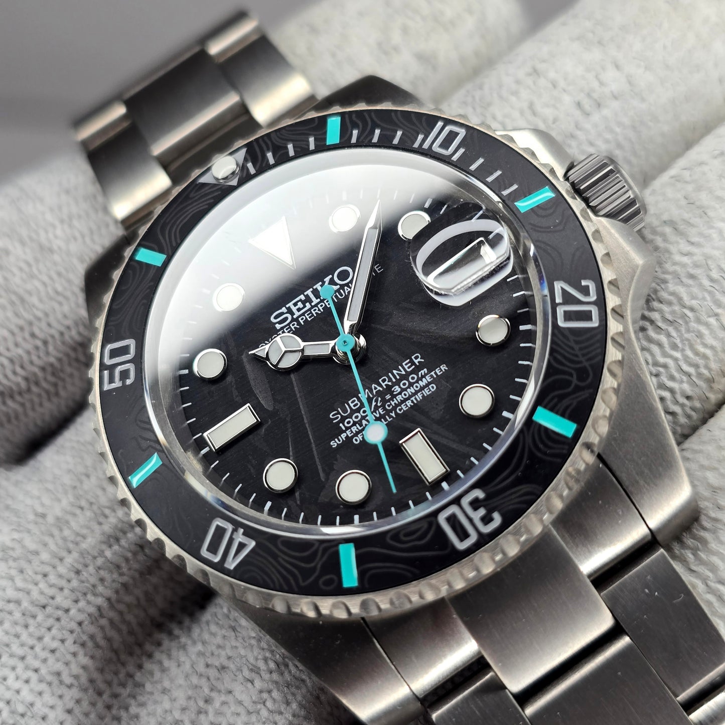 Custom Watch CW329 Automatic - Ultra Lightweight Titanium