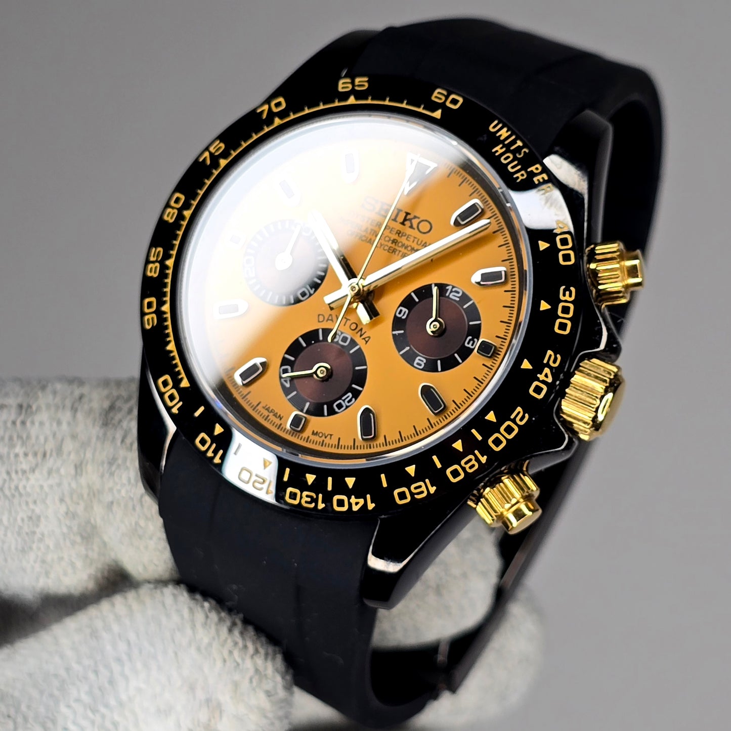Custom Watch CW921 MechaQuartz