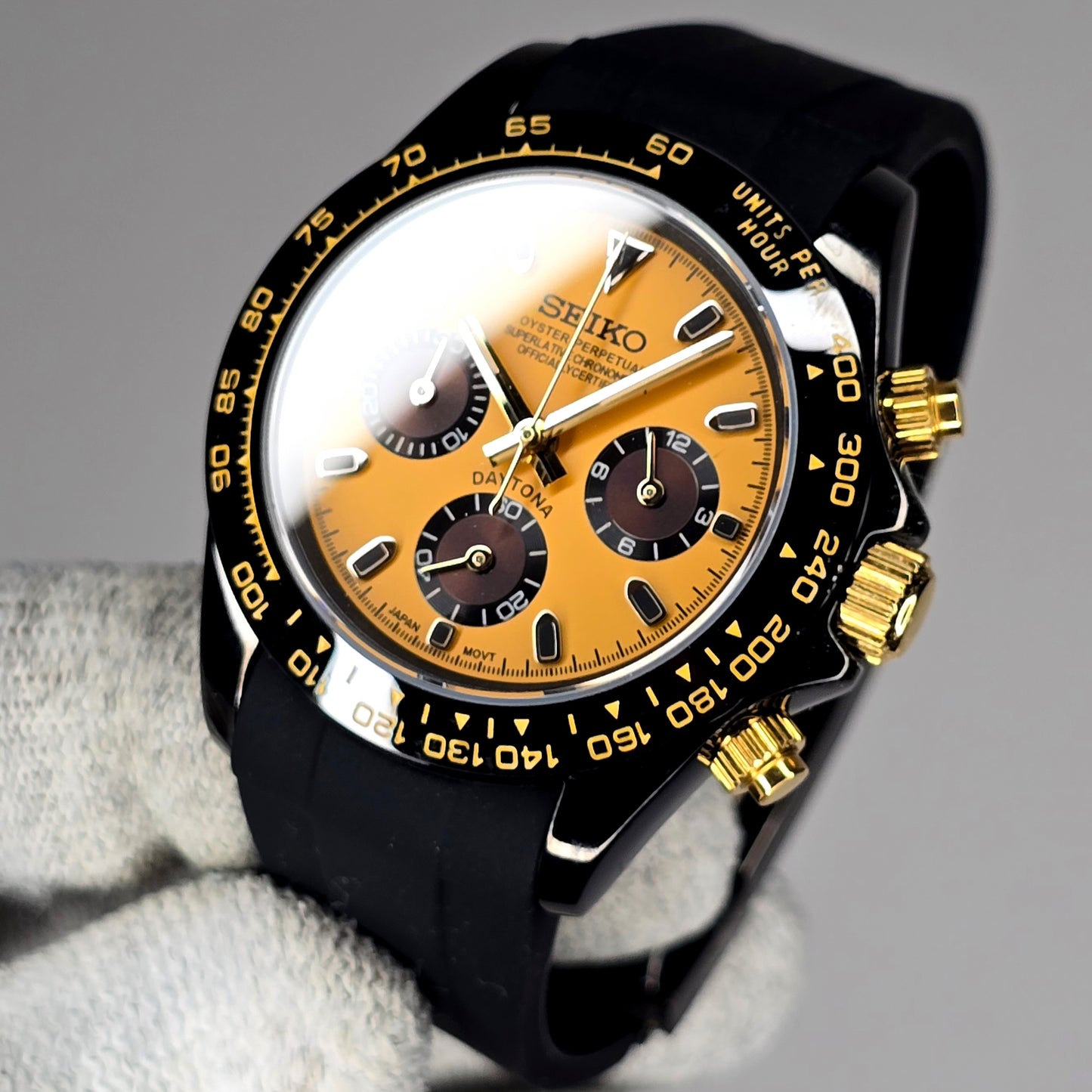 Custom Watch CW921 MechaQuartz