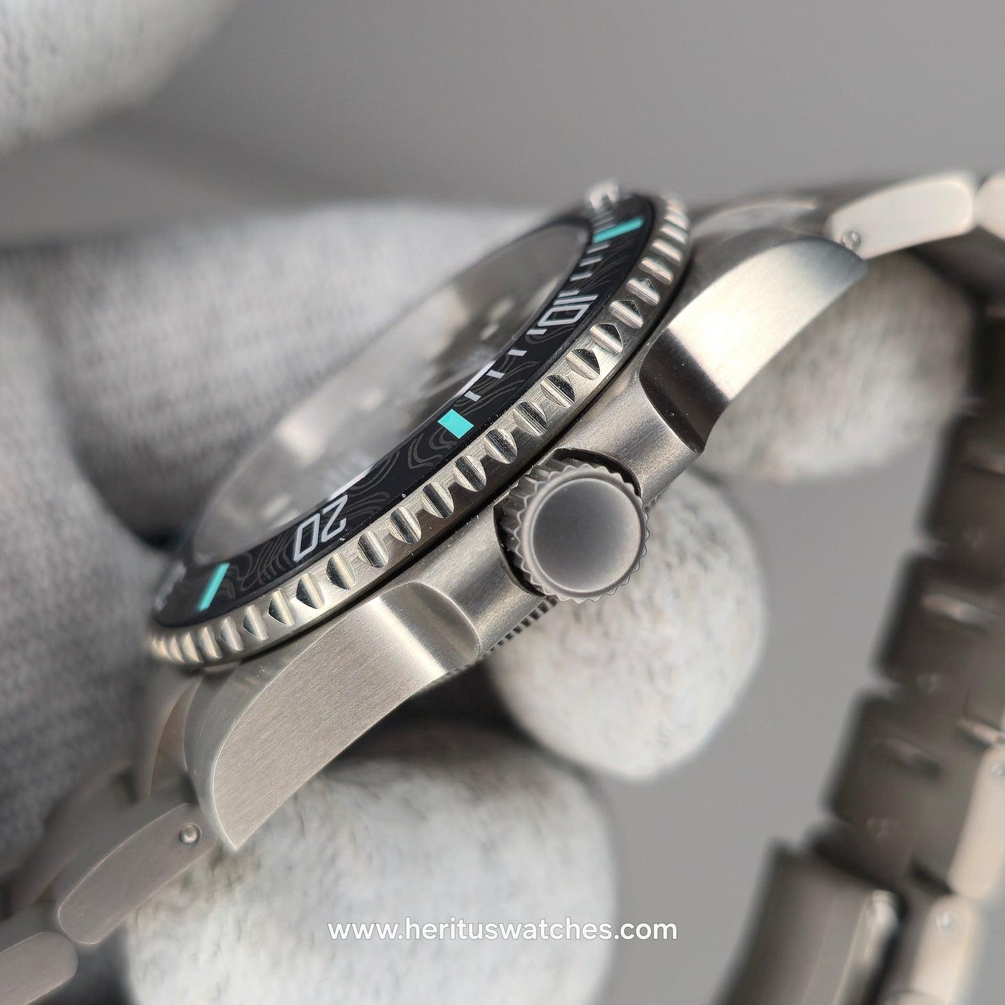 Custom Watch CW328 Automatic - Ultra Lightweight Titanium