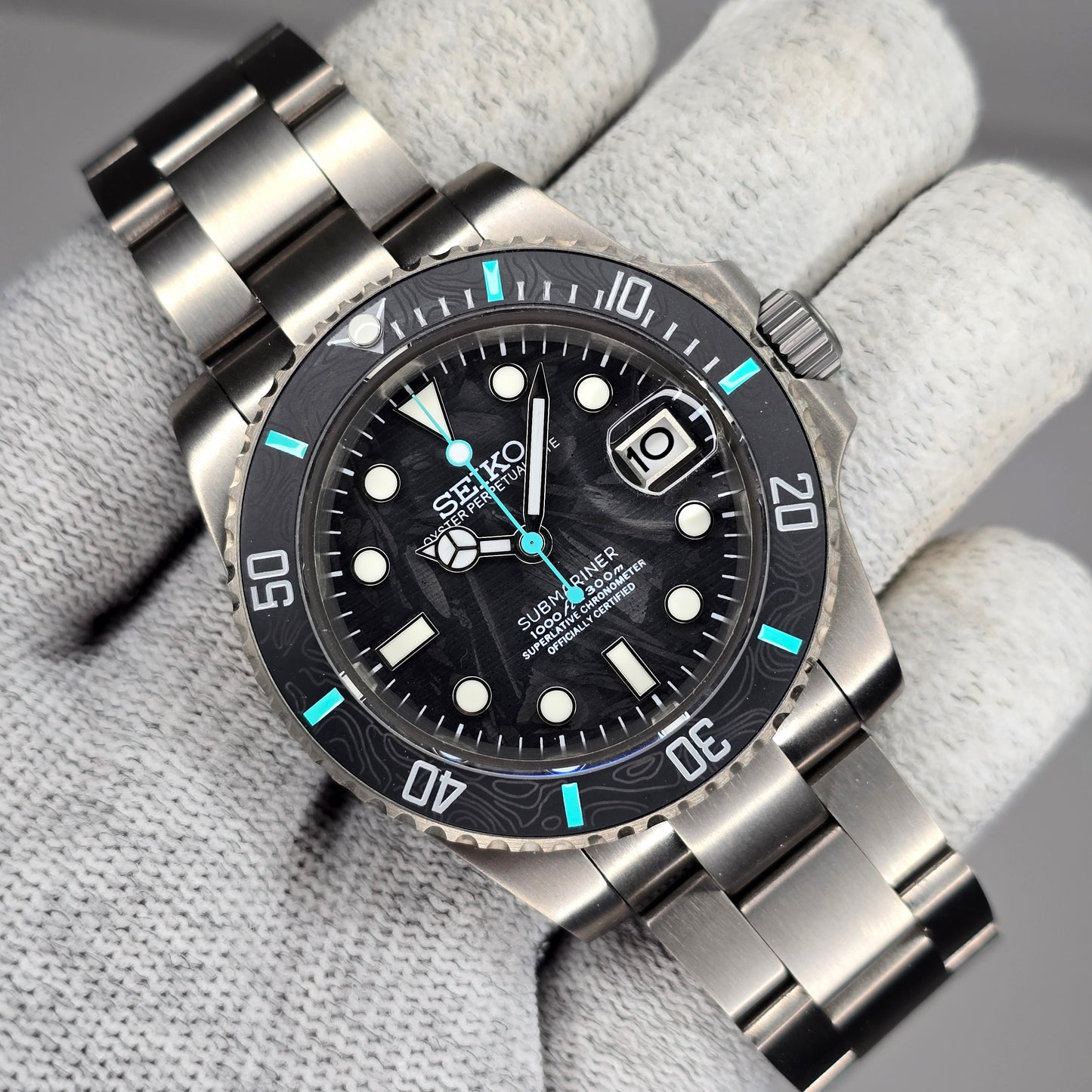 Custom Watch CW329 Automatic - Ultra Lightweight Titanium